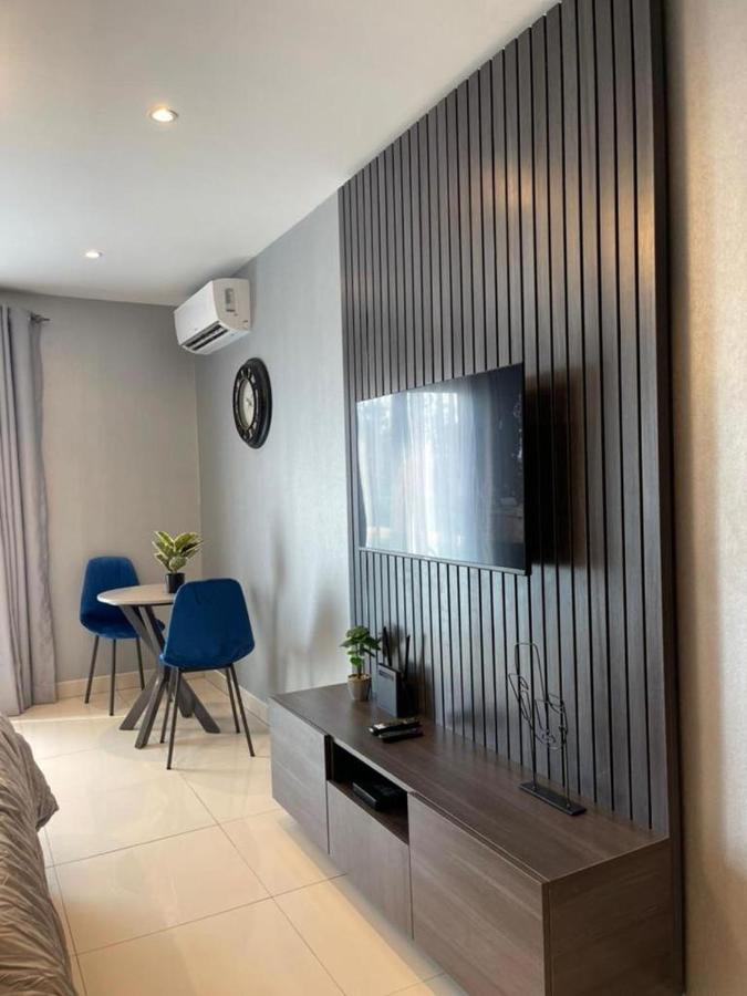 The Lennox Luxury Apartment Accra Buitenkant foto